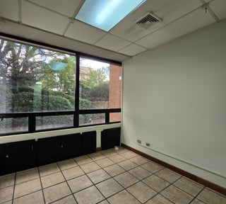 Oficina en Renta en Edificio Corporativo Zona 14