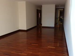 Apartamento en Renta en Edificio Altos de Santa Clara Zona 10 de 3 Habitaciones - 3