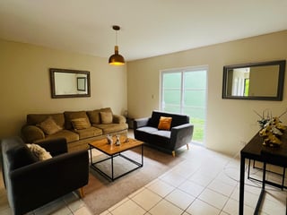 Venetto, Casa en venta y renta Carretera a El Salvador - 2