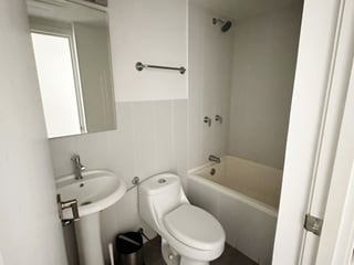 Apartamento en Renta Edificio Modra Zona 4 - Image 5