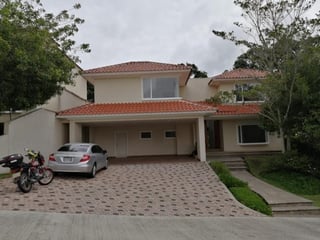 Vendo amplia casa en condominio Portal del Bosque - 3