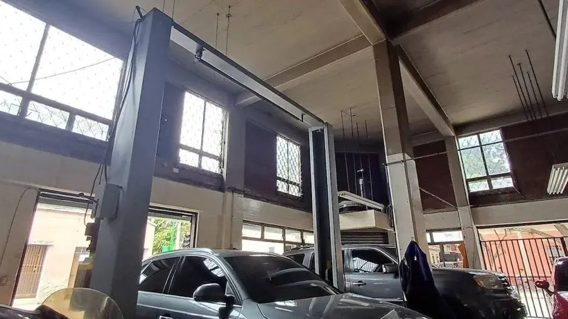 VENTA / RENTA – EDIFICIO COMERCIAL EN ZONA 1