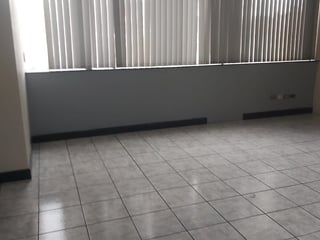 Oficina en Renta en Edificio Mini Zona 4 - Image 2