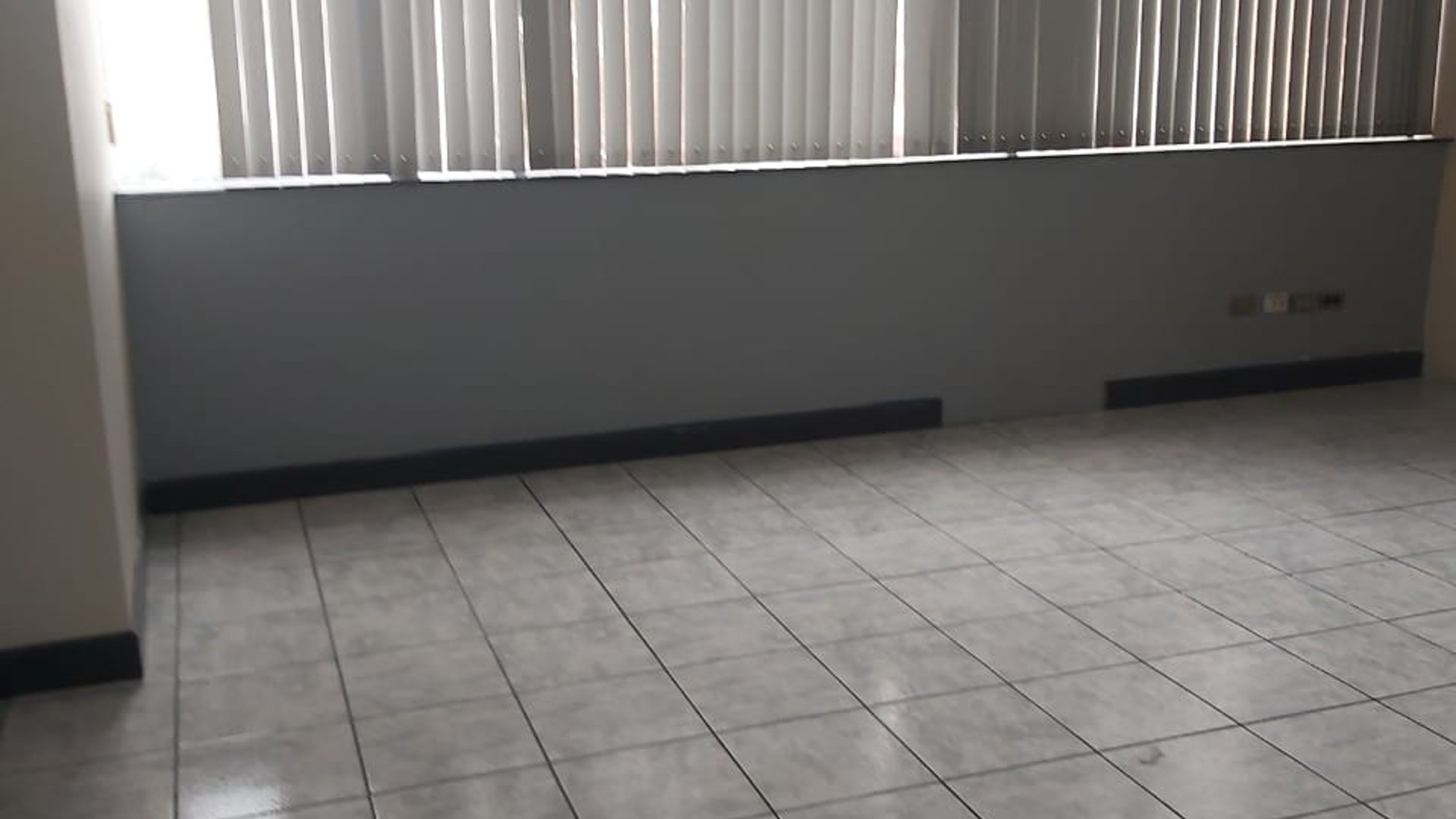 Oficina en Renta en Edificio Mini Zona 4 - Miniatura 2