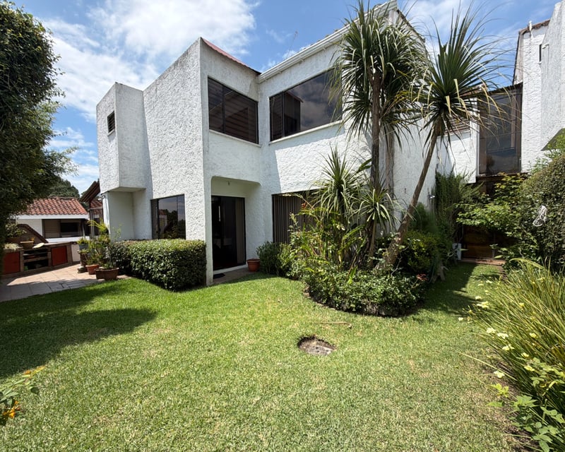 Casa en Venta en Condominio Alhambra km 15.8 CAES, de 4 Habitaciónes, con Jardin