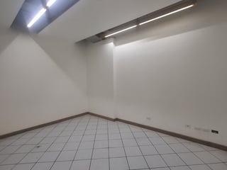 Oficina en Alquiler Geminis Zona 10 Ciudad de Guatemala - Image 10