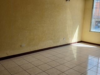 Casa en Venta Planes de Bárcenas Villa Nueva - Image 2