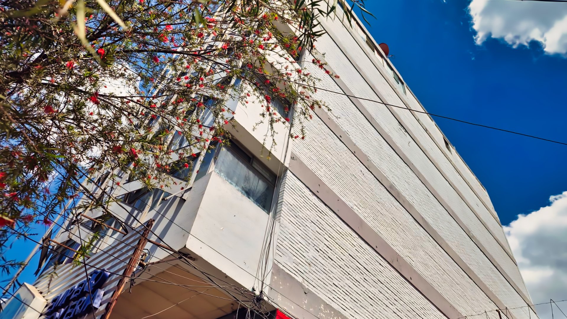 Edificio en venta | Zona 9, frente a Transmetro - Miniatura 5