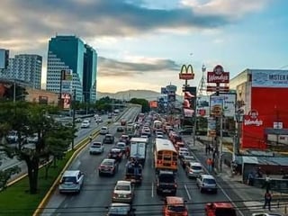 Propiedad con Bodegas y Oficinas en Venta – Terreno industrial y comercial en ve - Image 1