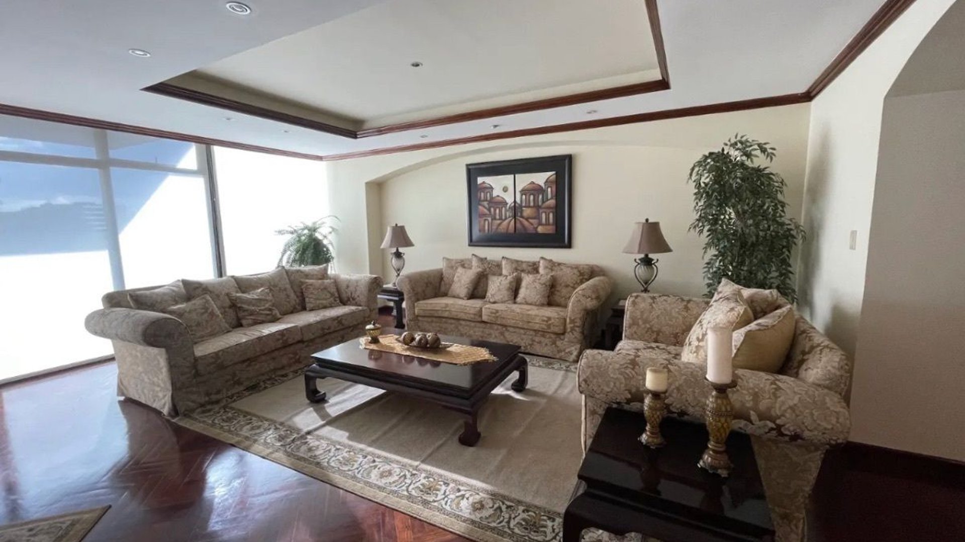 Apartamento en alquiler y venta en Edificio L’Excellence, Zona 14