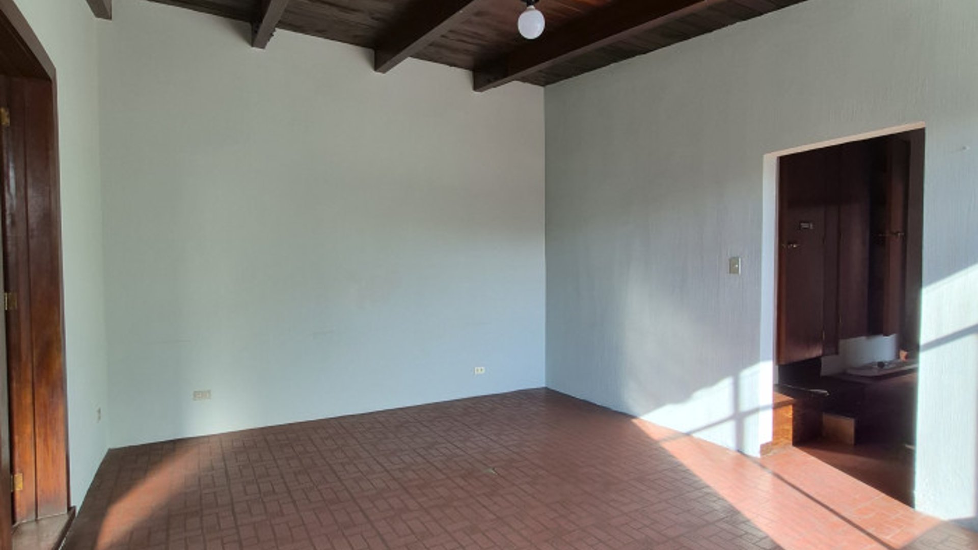 Casa en renta para oficinas zona 15 Vista Hermosa 1 - Miniatura 17
