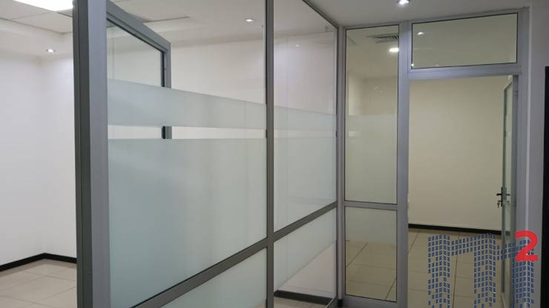 Oficina en Renta, Zona 10 (R9616) - Miniatura 4