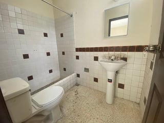 Casa para Oficina en Alquiler Zona 11 - 5
