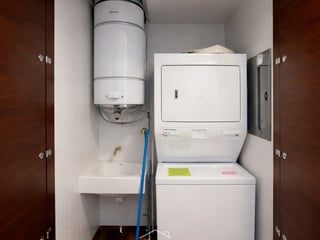 Modern 1-Bedroom Apartment with Parking in Zone 10, Guatemala City | $1325 Rent - Image 6