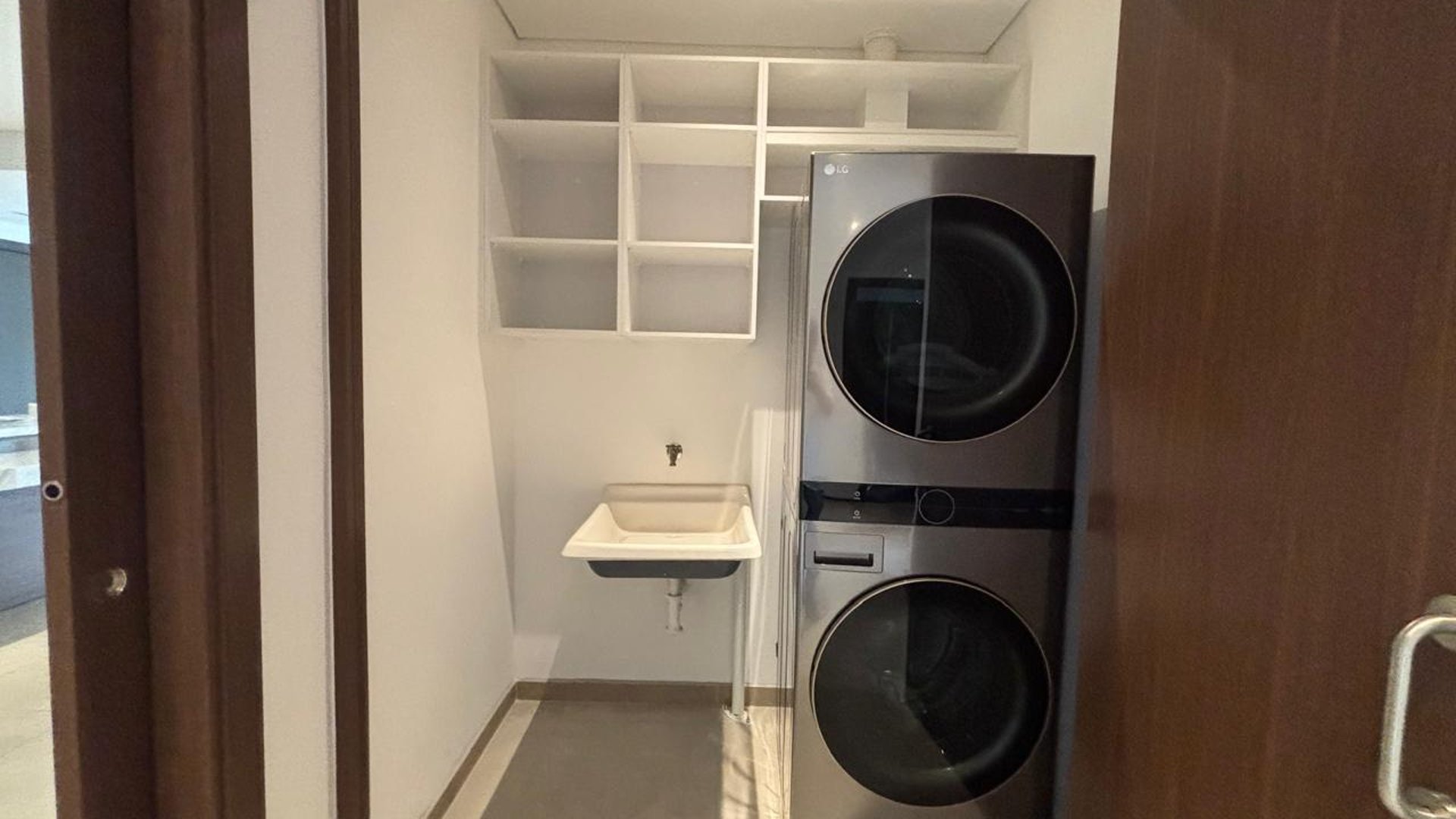 Apartamento en Alquiler / Venta Edificio Azores zona 15 VH2 - Miniatura 9
