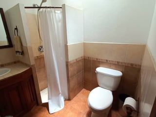 HERMOSA CASA EN RENTA DENTRO DE CONDOMINIO LA AZOTEA - 3