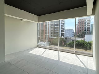 Oficina en renta en zona 10 - 5