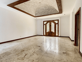 Espectacular Casa  en venta area de cayala, zona 16 - Image 6