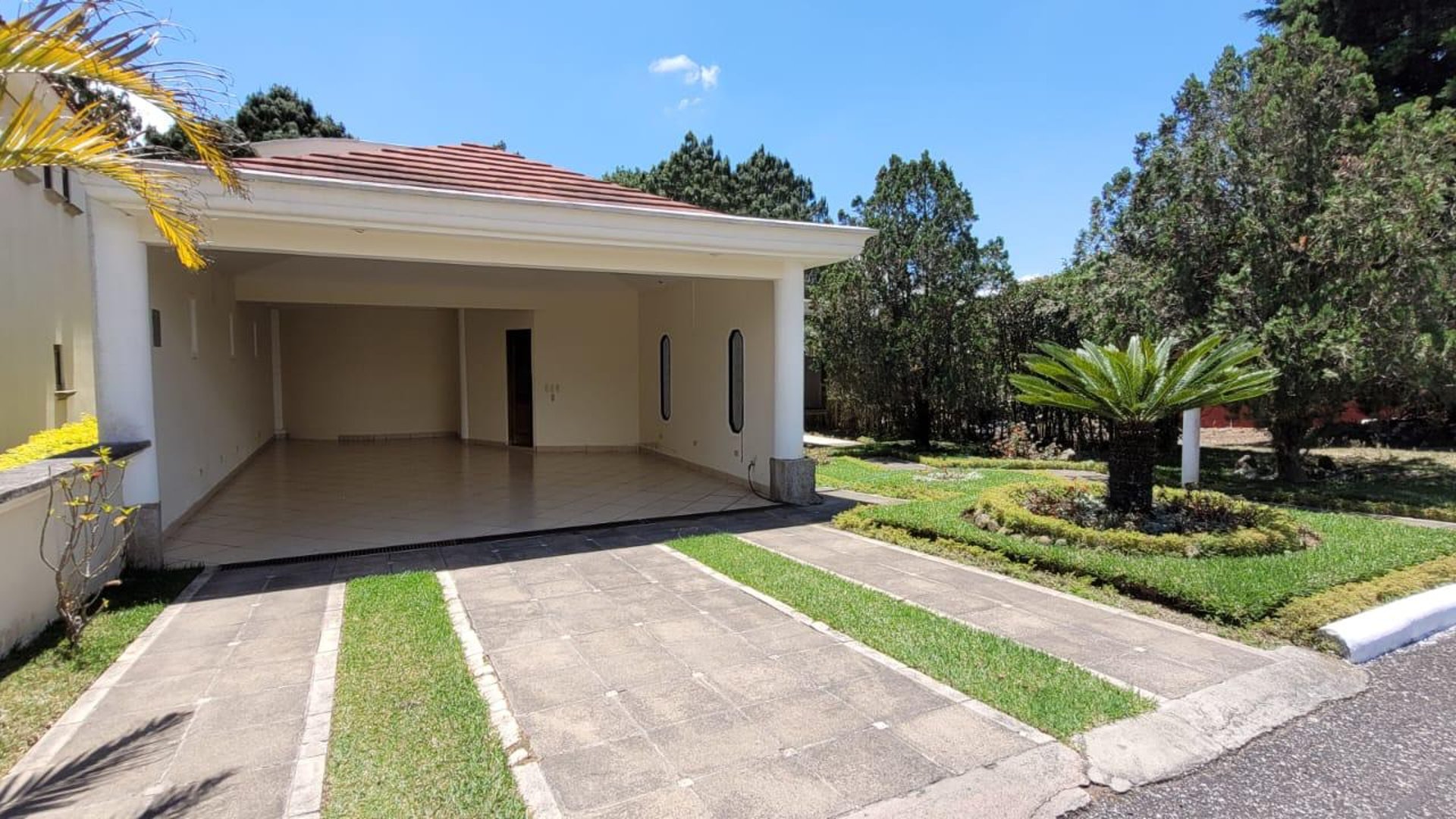 Preciosa Casa En Venta En Condominio San Angel, San José Pinula - Image 1