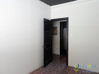 Espacio de 11mts² en Centro de Negocios en Zona 1 - 2