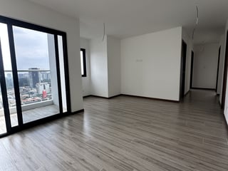 Apartamento Nuevo En Nivel Alto en Venta en Zona 10 - 2