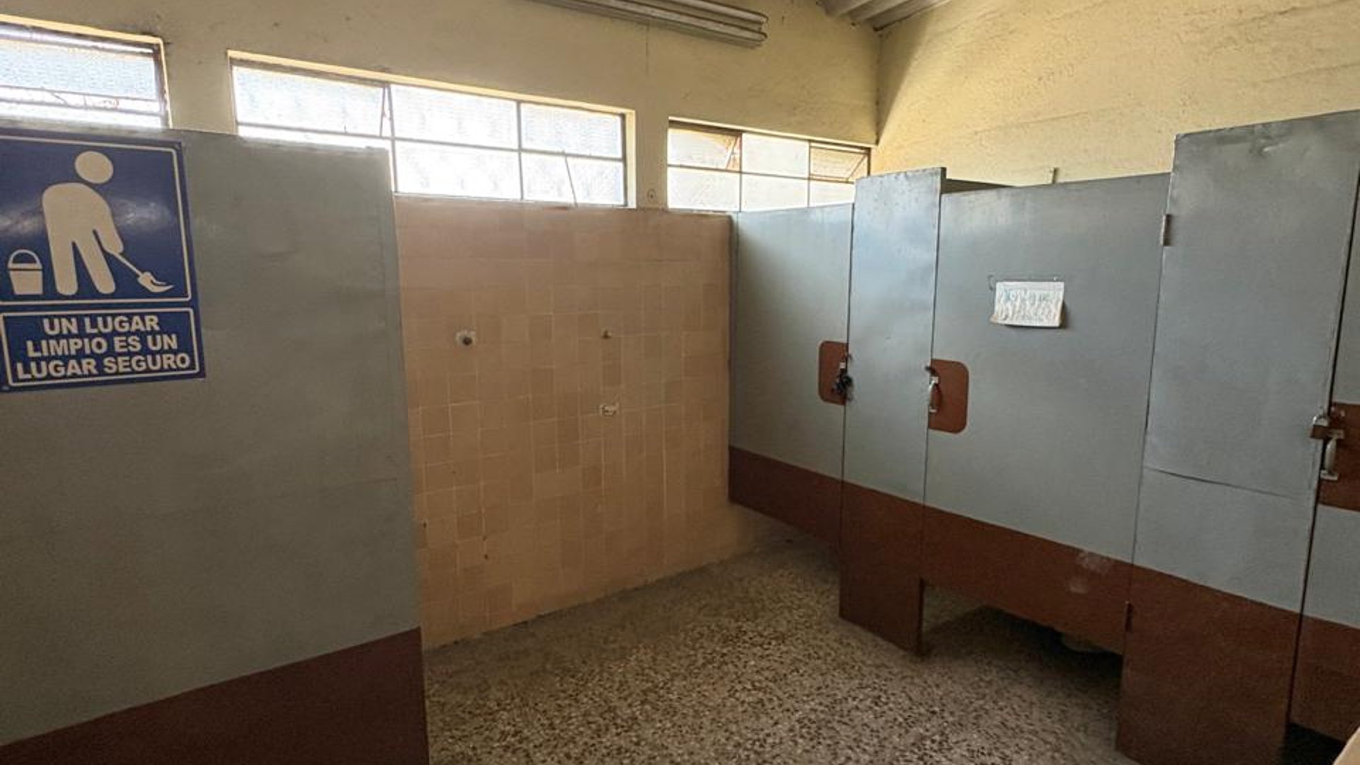 Bodega en venta-renta en Zona 6 Mixco - Miniatura 25