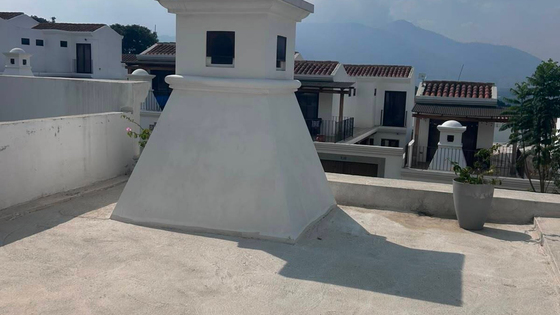 Casa en venta San Pedro Las Huertas| Antigua Guatemala - Image 1