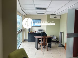 Oficina en Venta en zona 10 - 2