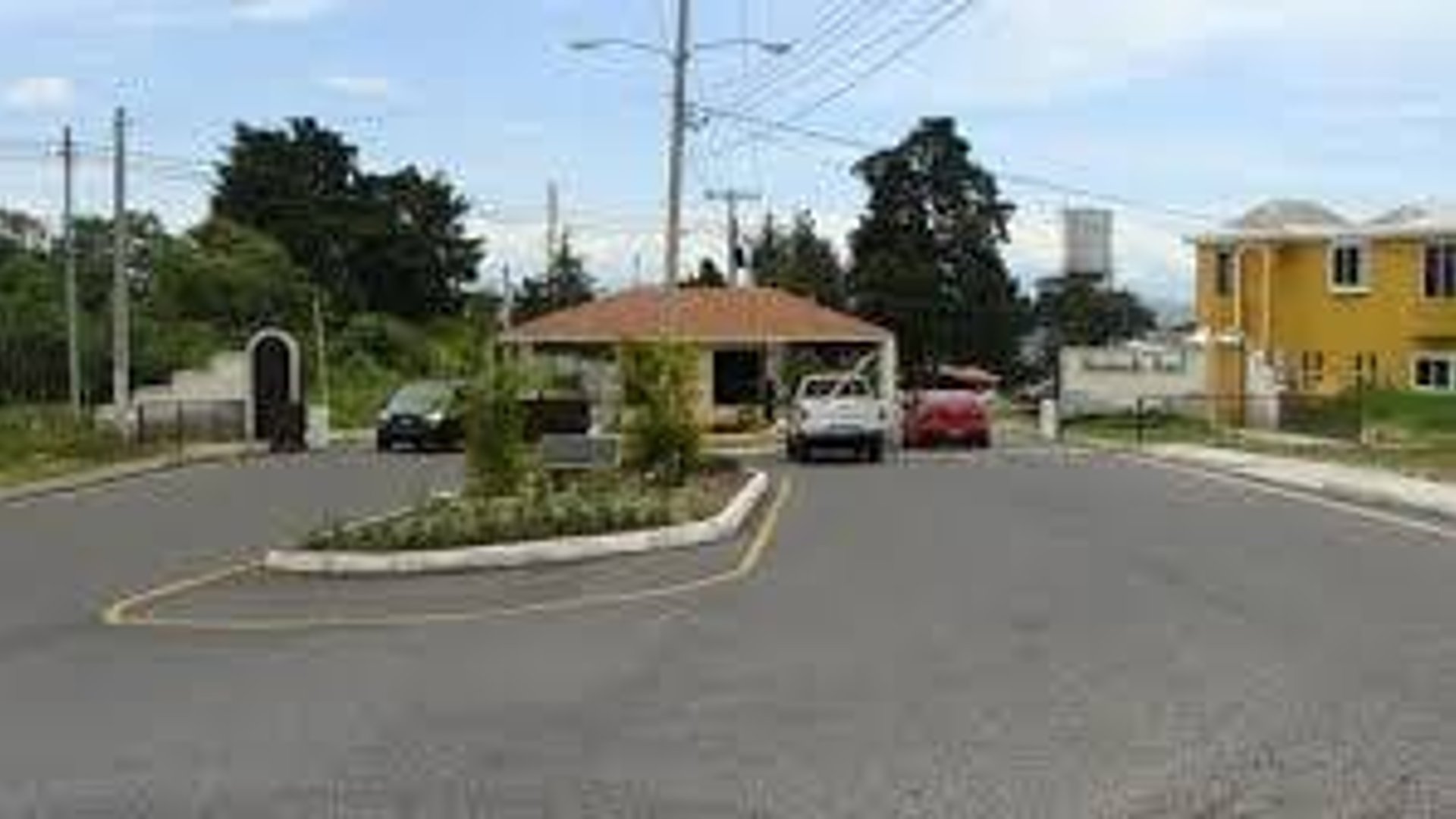 ???? TERRENO EN VENTA –TOTALMENTE PLANO | PUERTA DE HIERRO | ZONA 16