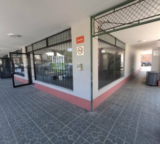 En Renta local con mezanine de 102m2 en Zona 10