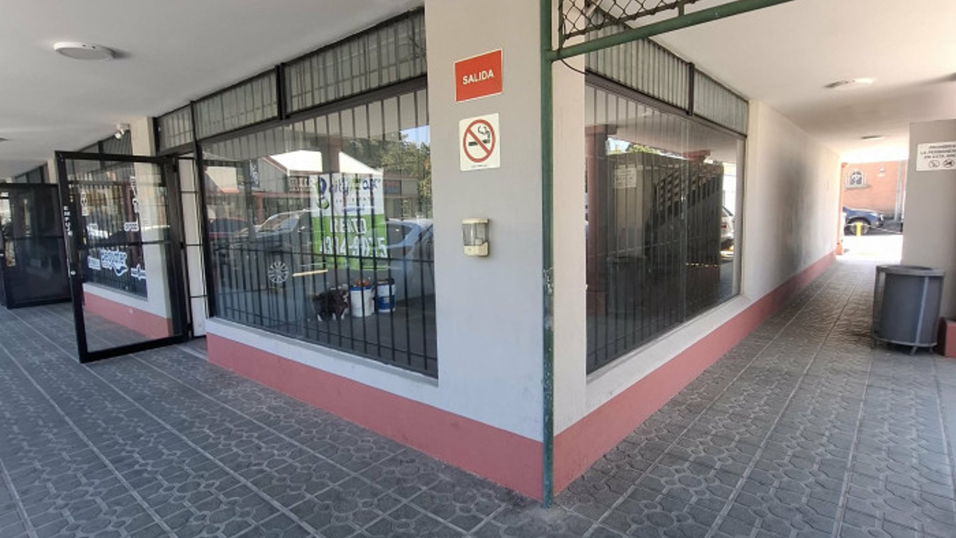 En Renta local con mezanine de 102m2 en Zona 10