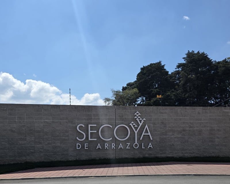 CASA EN VENTA – CONDOMINIO SECOYA DE ARRAZOLA | CAES KM. 16.5