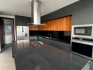CASA EN ALQUILER 📍Exclusivo Condominio Molié, Zona 10 - 4
