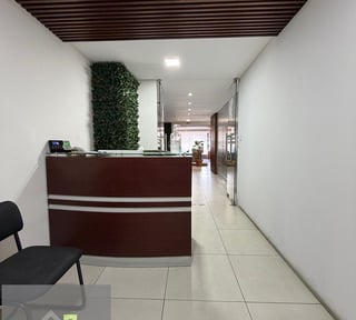 GEMINIS 10 - OFICINA EN RENTA – ZONA 10 (FRENTE A AVIA)