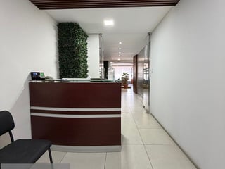 GEMINIS 10 - OFICINA EN RENTA – ZONA 10 (FRENTE A AVIA) - Image 1