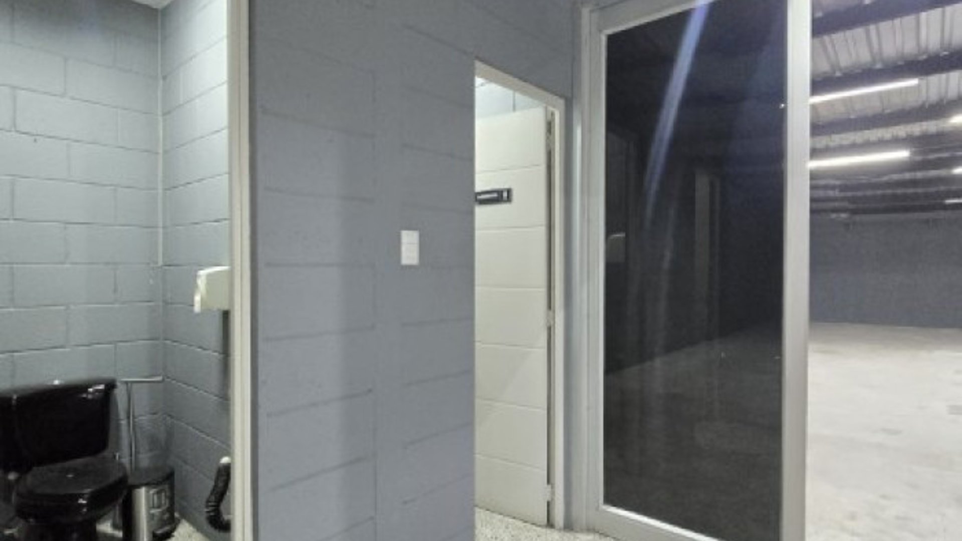 Edificio y Bodega en Renta Zona 12 sobre Aguilar Batres - Miniatura 6