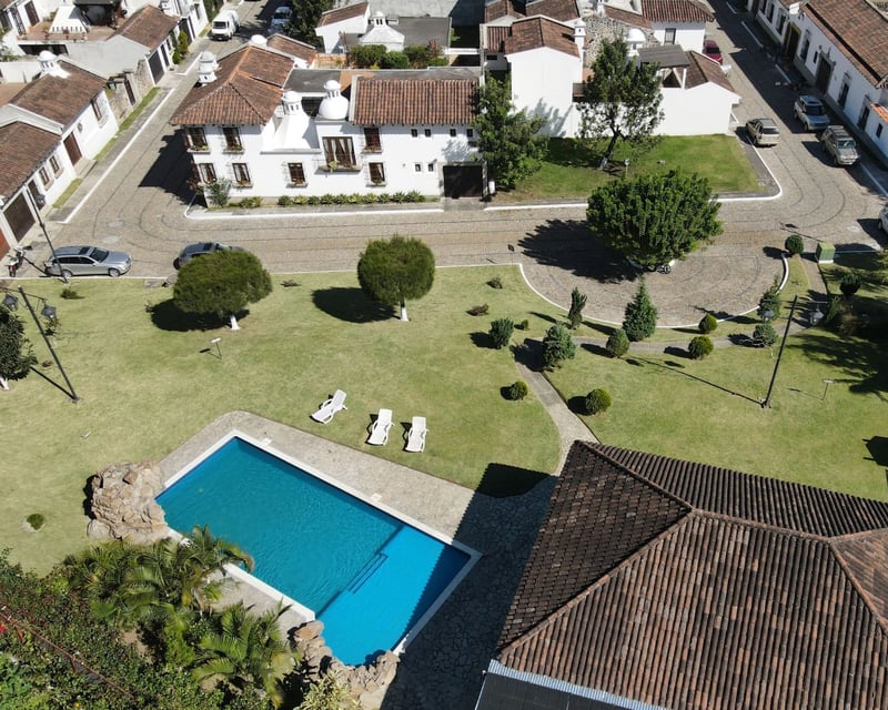 LOTE EN ESQUINA EN VENTA – PORTAL DE ANTIGUA