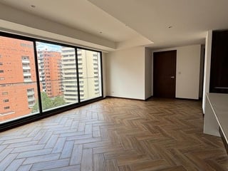 Apartamento en Renta en Edificio  – Zona 10 | Moderno y Amplio - 5