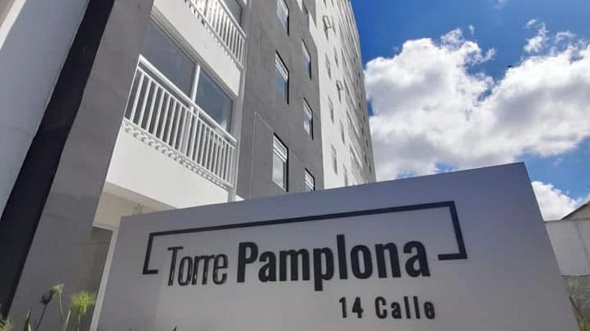 Venta de 2 apartamentos en Torre Pamplona zona 13 - Miniatura 2
