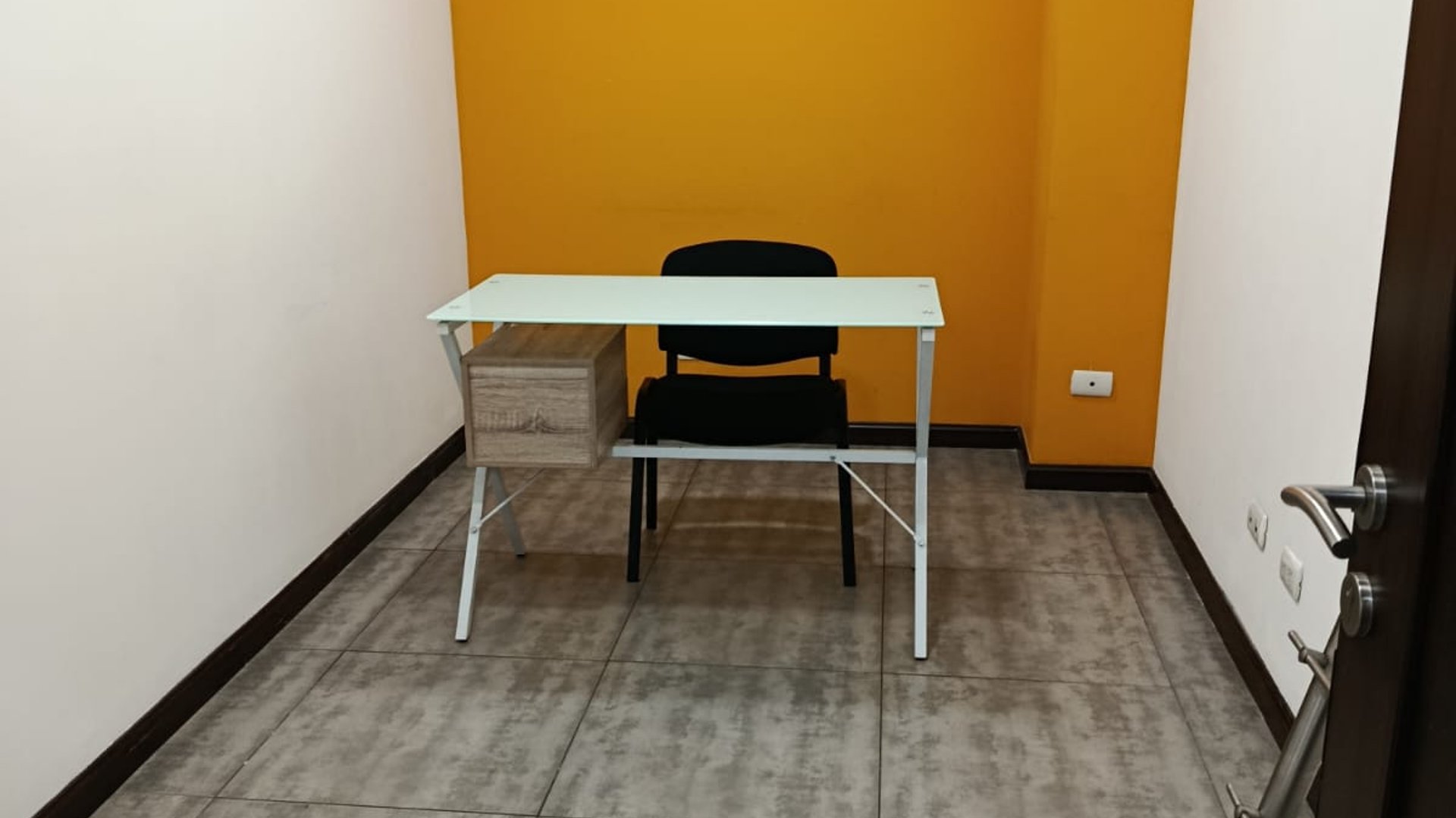 ALQUILO LINDAS Y ECONOMICAS OFICINAS EN ZONA 12 - Miniatura 13