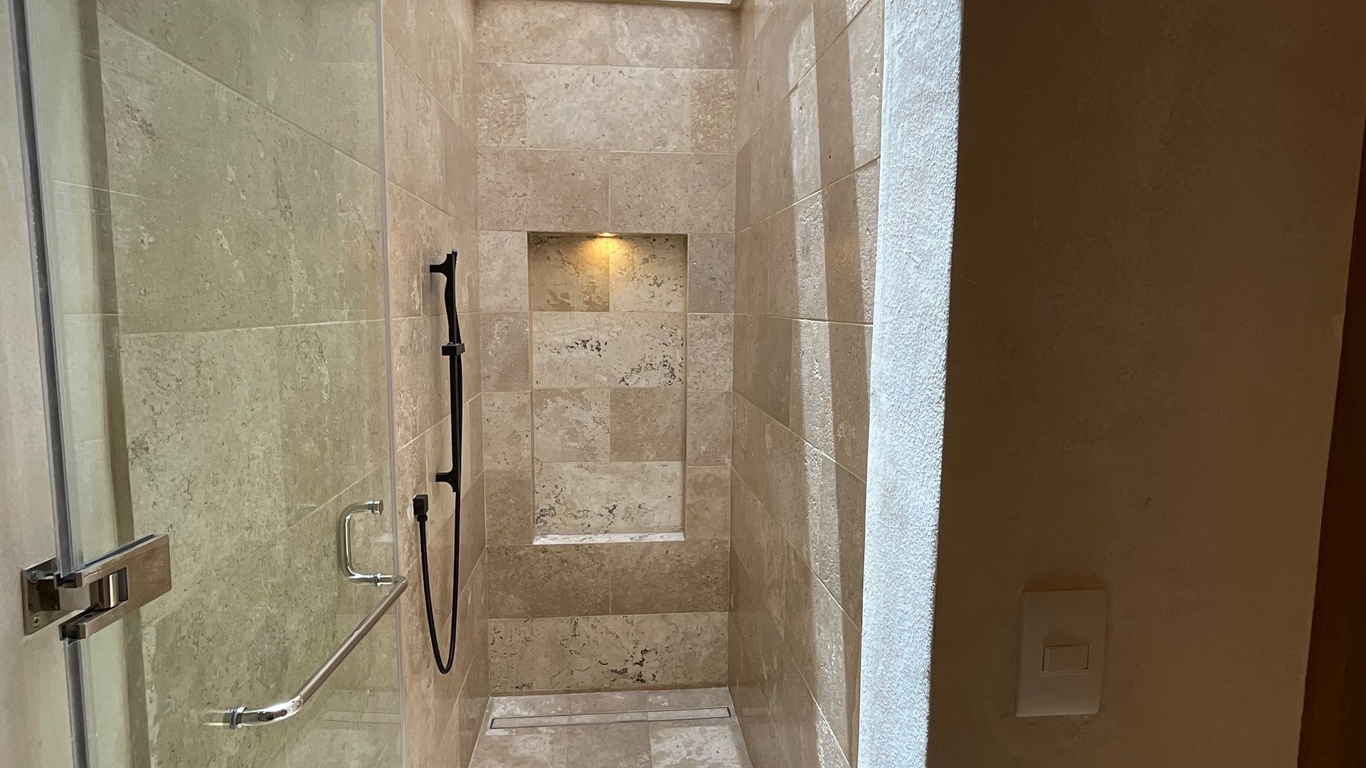 HERMOSA CASA EN VENTA DENTRO DE CONDOMINIO PASEO ANTIGUA - Miniatura 17