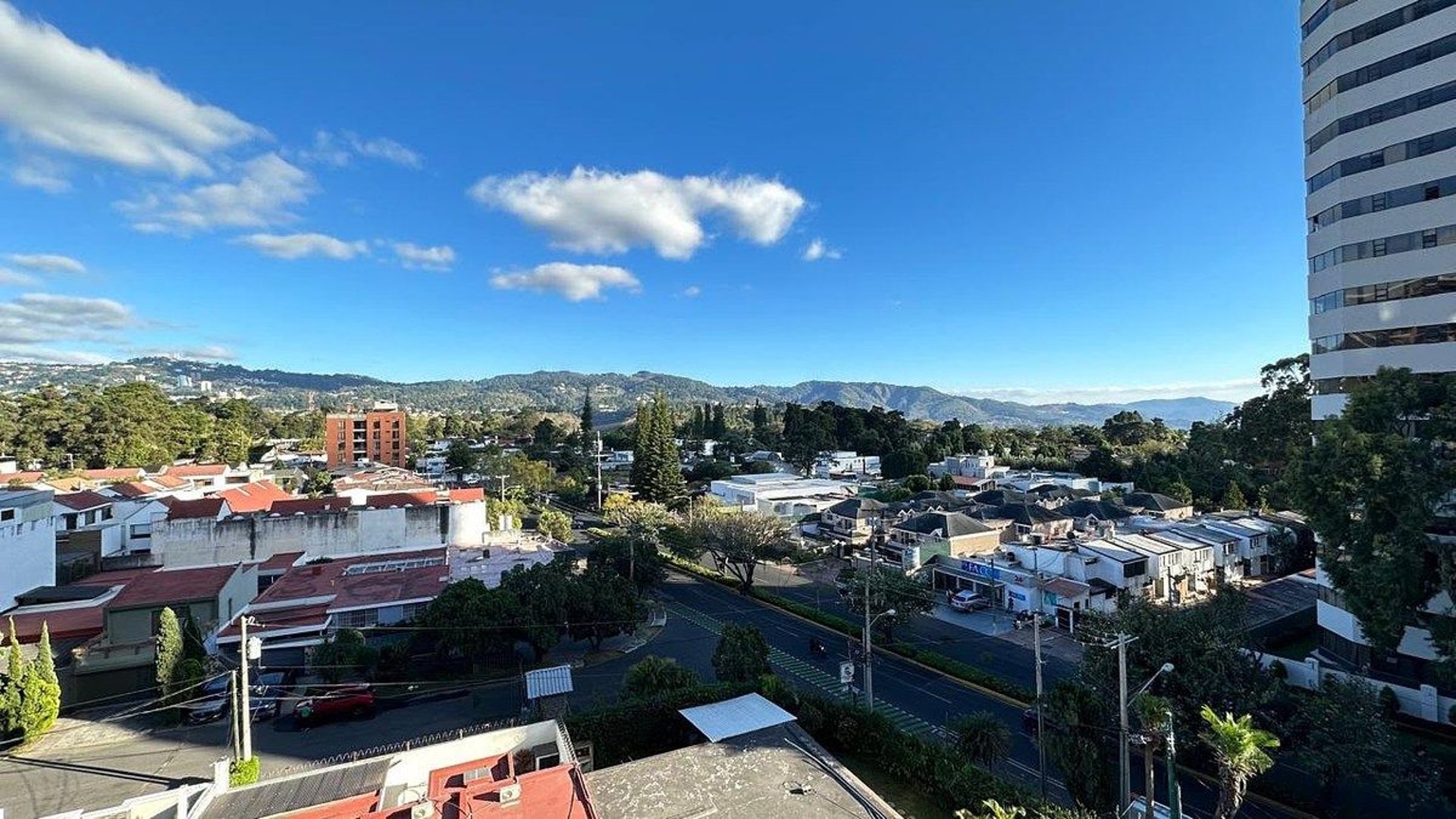 Apartamento en Venta – Reserva 5ta, Zona 14 - Miniatura 3