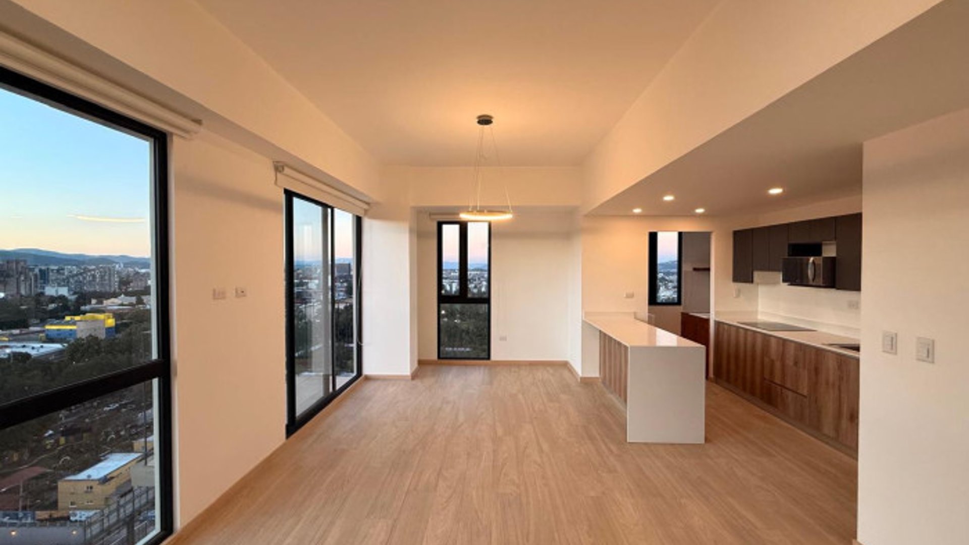 Apartamento en Renta en zona 10 (salida UFM)