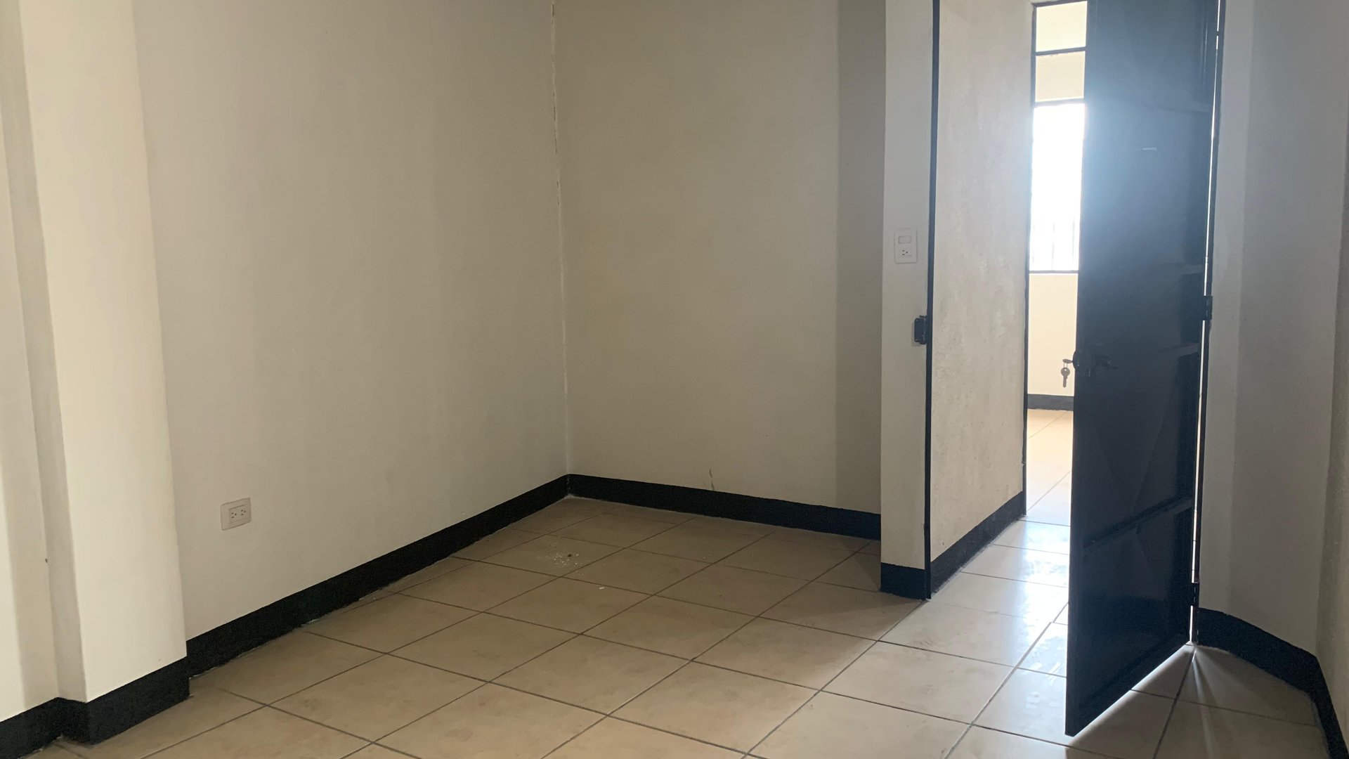 INMUEBLE DE USO MIXTO EN CALLE PRINCIPAL, CALLE MARTI ZONA 6 - Miniatura 14