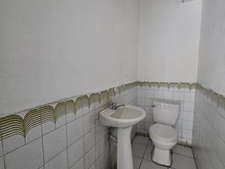 Gran Local Comercial RENTA en Las Américas Z.13 - 4