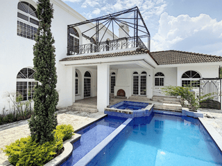 Espectacular Casa  en venta area de cayala, zona 16 - Image 4