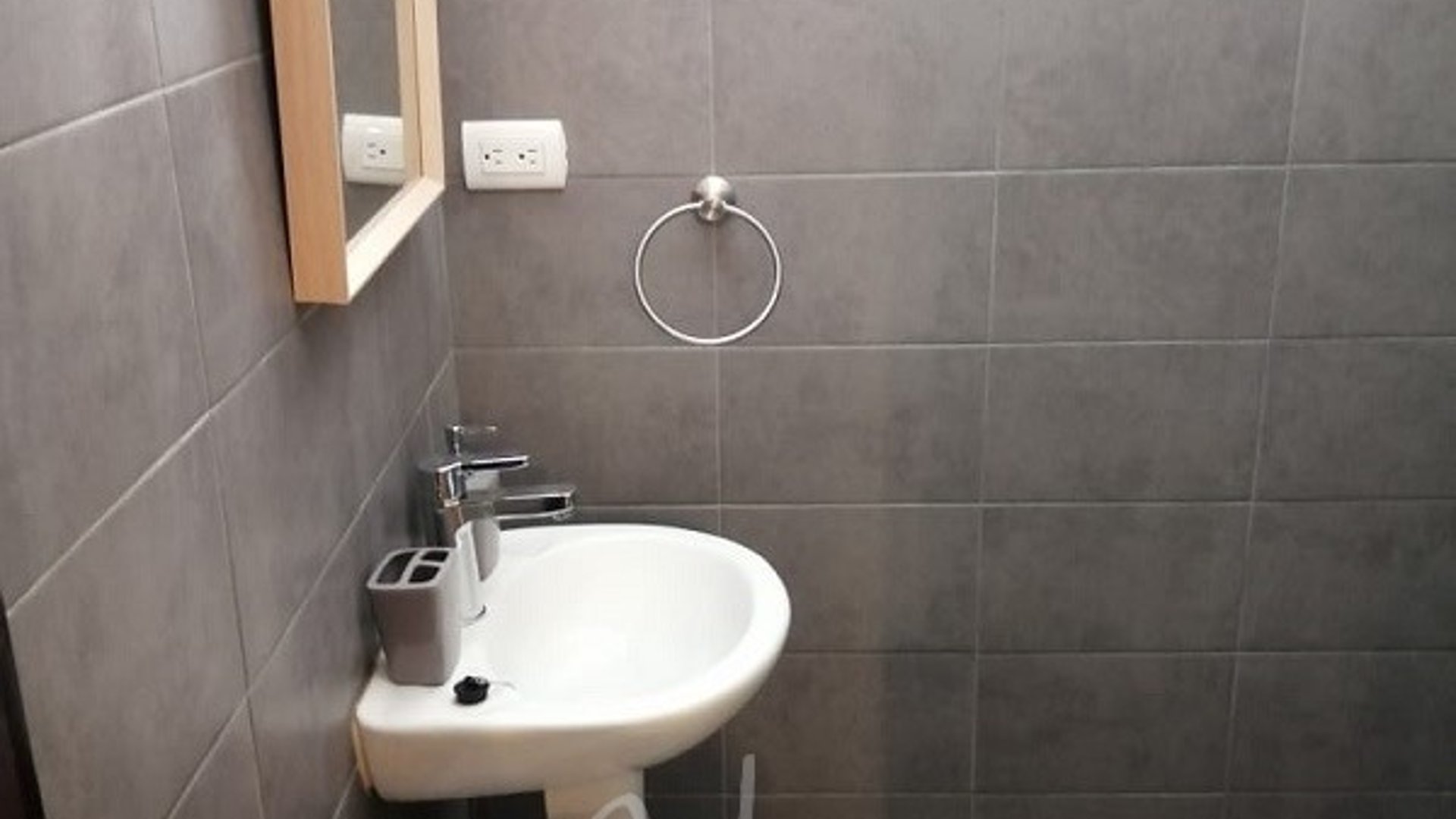 Apartamento en venta amueblado Edificio 3once Zona 1 una habitación - Miniatura 4