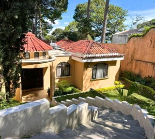 CASA EN VENTA📍Condominio El Encinal Mixco