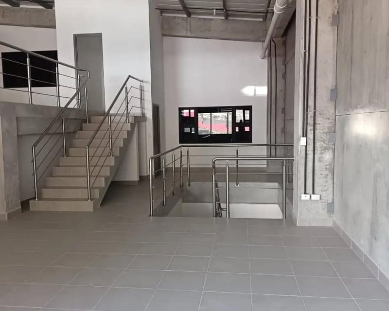 Warehouse for Rent in Zona 18, Guatemala City | 484.48m², Parking, Security