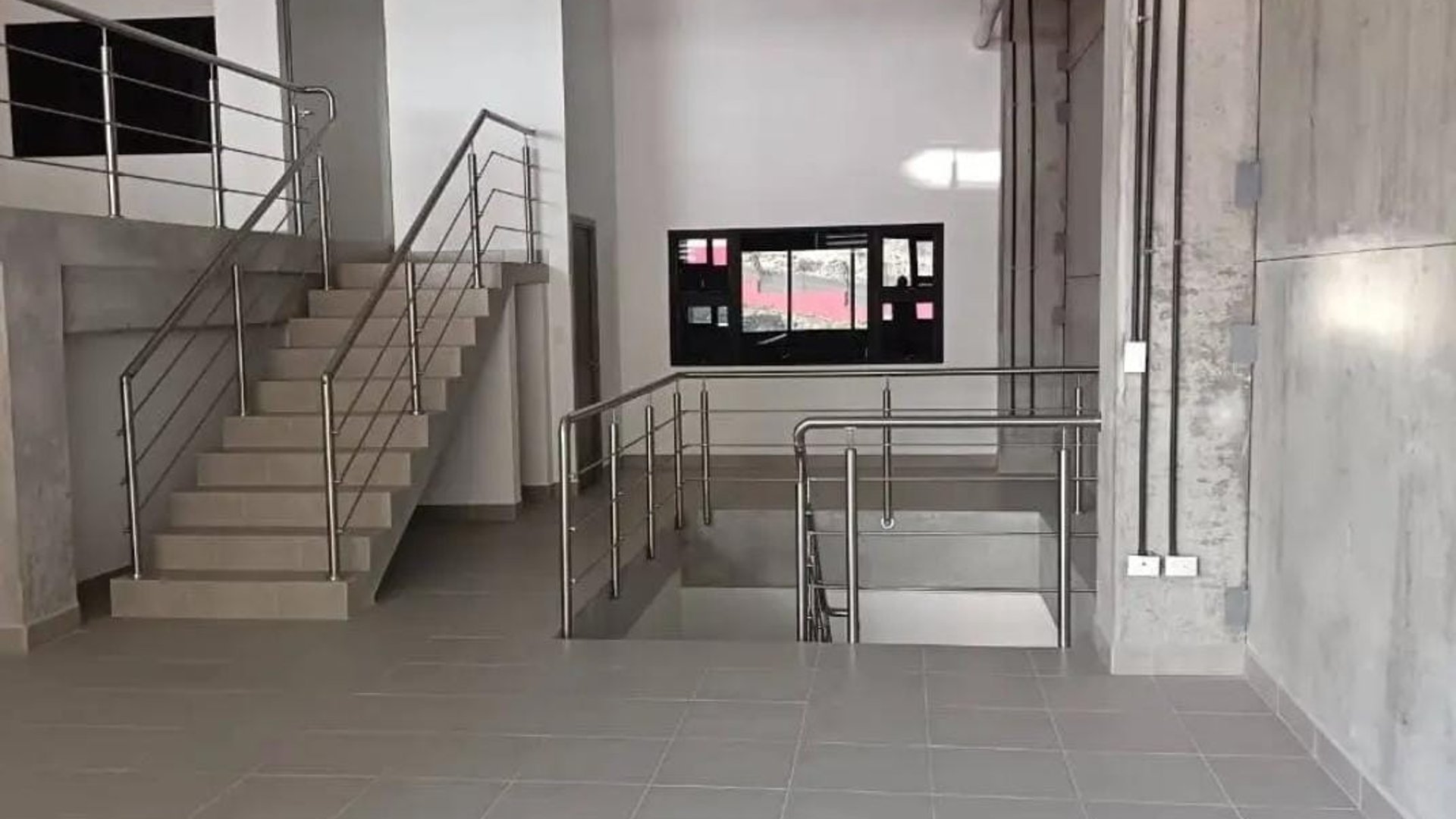 Warehouse for Rent in Zona 18, Guatemala City | 484.48m², Parking, Security